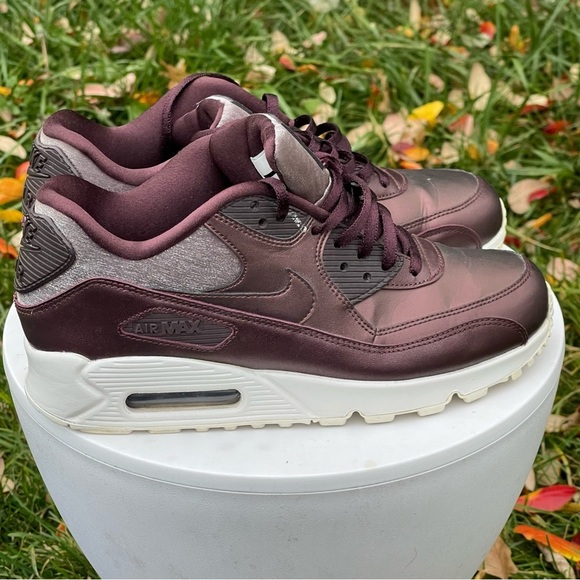Nike Air Max 90 PRM Shoes Womens 8 Metallic Mahogany Running Sneakers 896497-903 - Picture 2 of 13